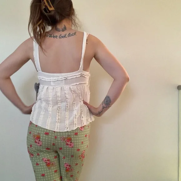 Women’s Cream Textured Babydoll Tank Top - Picture 4 of 4